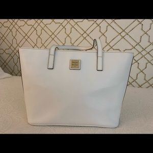White leather tote over shoulder bag w zipper